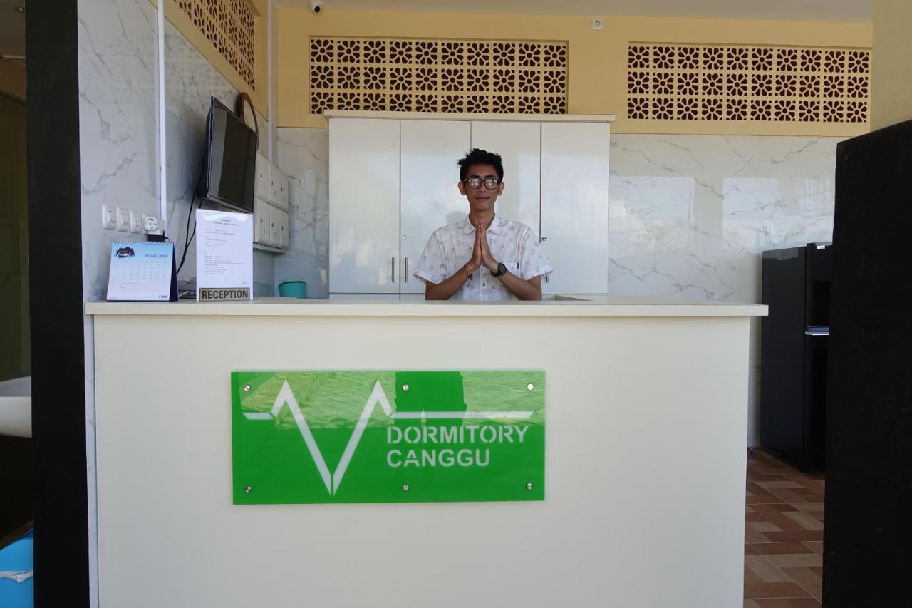 V Canggu Dormitory Exterior photo